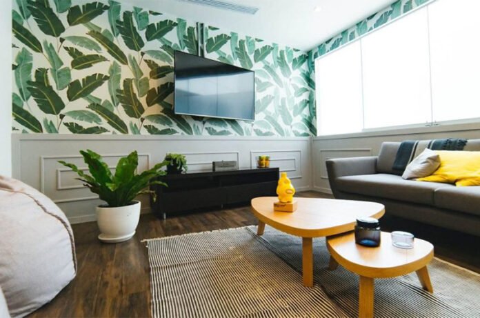 The Ultimate Guide to Decorating with Wallpaper: Trends, Tips, and Tricks from Homes & Gardens
